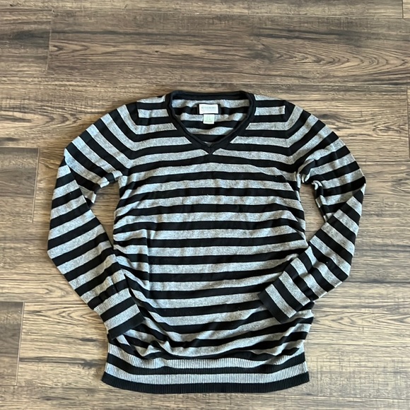 5/$25 Motherhood Maternity Striped Top - Picture 2 of 11